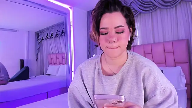 Snapshot of albaismynameX chatting on January 17, 12:10 pm albaismynameX online show from January 17, 12:10 pm