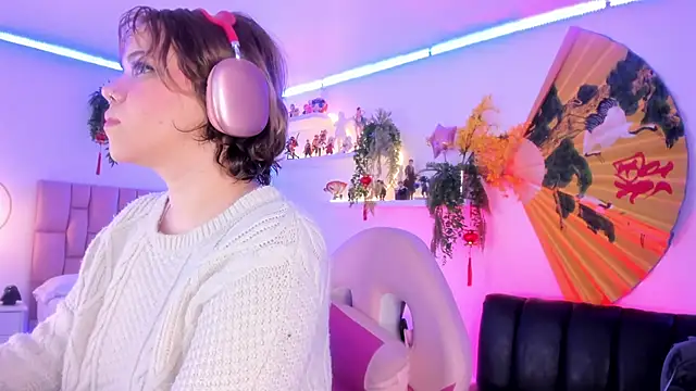 Snapshot of albaismynameX chatting on March 4, 12:01 pm albaismynameX online show from March 4, 12:01 pm