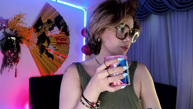 Snapshot of albaismynameX chatting on March 6, 12:09 pm albaismynameX online show from March 6, 12:09 pm