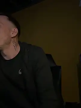 Zsombo21cm online show from April 19, 4:39 pm