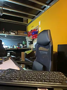 Zsombo21cm online show from April 25, 10:40 pm