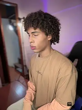 kleo helenos online show from December 1, 6:07 am