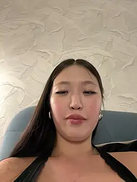 Snapshot of Aiko_Yumi chatting on January 31, 3:55 pm Aiko Yumi online show from January 31, 3:55 pm