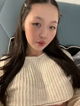 Snapshot of Aiko_Yumi chatting on September 28, 9:20 pm Aiko Yumi online show from September 28, 9:20 pm