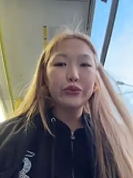 Aiko Yumi online show from April 14, 4:57 pm