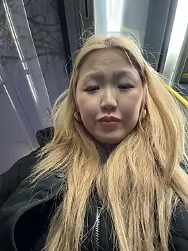 Aiko Yumi online show from April 22, 5:58 pm