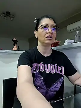 Milf Abigail online show from January 19, 11:21 pm