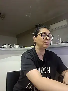 Snapshot of Milf_Abigail chatting on September 20, 3:29 am Milf Abigail online show from September 20, 3:29 am