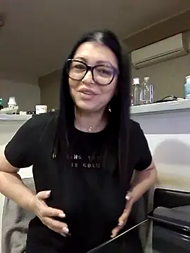 Snapshot of Milf_Abigail chatting on October 16, 12:22 am Milf Abigail online show from October 16, 12:22 am