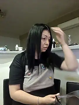 Snapshot of Milf_Abigail chatting on November 2, 2:25 am Milf Abigail online show from November 2, 2:25 am