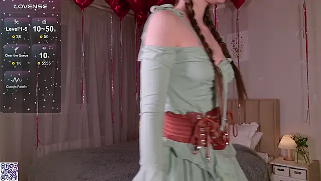 Snapshot of LeraKit chatting on February 25, 4:42 pm LeraKit online show from February 25, 4:42 pm