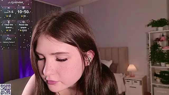 Snapshot of LeraKit chatting on September 21, 1:46 pm LeraKit online show from September 21, 1:46 pm