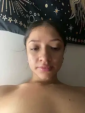 Snapshot of Alicia_ALICIA chatting on January 4, 4:22 pm Alicia ALICIA online show from January 4, 4:22 pm