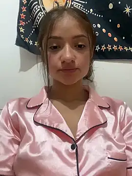 Snapshot of Alicia_ALICIA chatting on February 6, 12:22 am Alicia ALICIA online show from February 6, 12:22 am