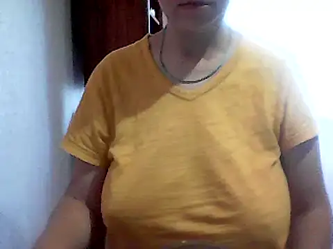 Snapshot of AnaXBerry chatting on September 18, 6:59 am AnaXBerry online show from September 18, 6:59 am