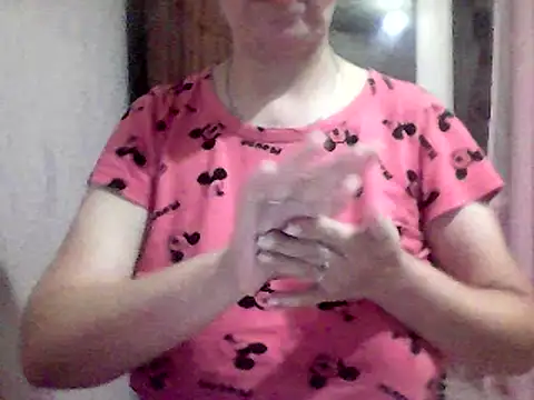 Snapshot of AnaXBerry chatting on September 23, 6:00 pm AnaXBerry online show from September 23, 6:00 pm