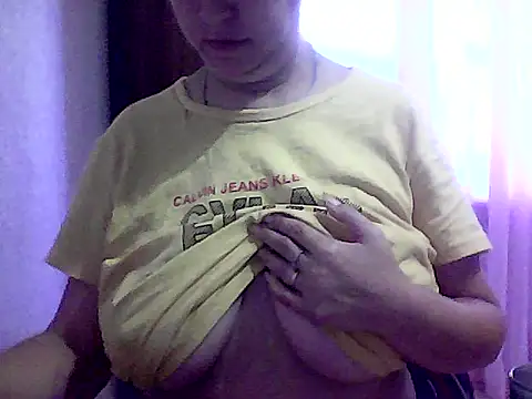 Snapshot of AnaXBerry chatting on September 27, 7:02 am AnaXBerry online show from September 27, 7:02 am