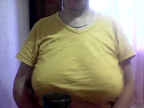 Snapshot of AnaXBerry chatting on September 30, 6:51 am AnaXBerry online show from September 30, 6:51 am