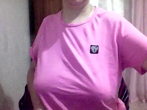 Snapshot of AnaXBerry chatting on October 4, 6:50 pm AnaXBerry online show from October 4, 6:50 pm