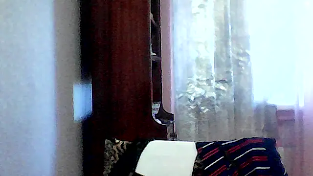 Snapshot of AnaXBerry chatting on October 7, 6:54 am AnaXBerry online show from October 7, 6:54 am