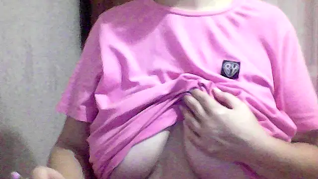 Snapshot of AnaXBerry chatting on October 8, 6:38 pm AnaXBerry online show from October 8, 6:38 pm