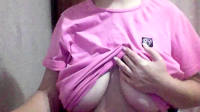 Snapshot of AnaXBerry chatting on October 9, 6:06 pm AnaXBerry online show from October 9, 6:06 pm