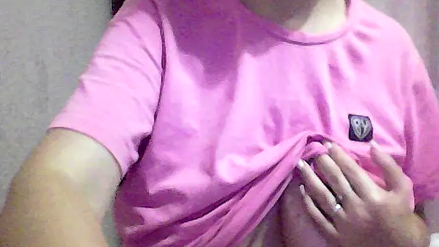 Snapshot of AnaXBerry chatting on October 11, 6:28 pm AnaXBerry online show from October 11, 6:28 pm