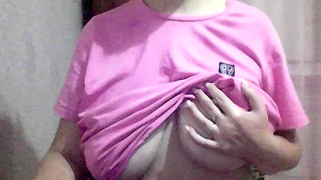 Snapshot of AnaXBerry chatting on October 12, 6:51 pm AnaXBerry online show from October 12, 6:51 pm