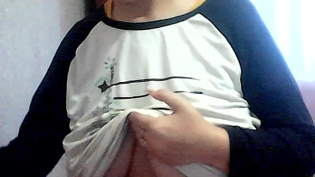 Snapshot of AnaXBerry chatting on October 16, 6:36 am AnaXBerry online show from October 16, 6:36 am