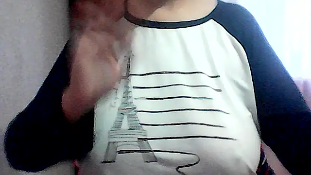 Snapshot of AnaXBerry chatting on October 21, 6:14 am AnaXBerry online show from October 21, 6:14 am