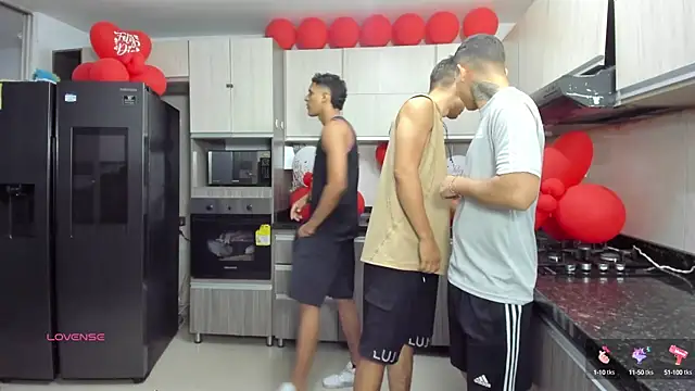 badguyss bisex online show from September 21, 11:23 am