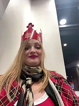 Snapshot of LadyTatiana_Madam chatting on January 2, 6:12 pm LadyTatiana Madam online show from January 2, 6:12 pm