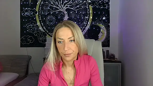 Snapshot of SexxyLiviaa chatting on September 26, 6:34 pm SexxyLiviaa online show from September 26, 6:34 pm