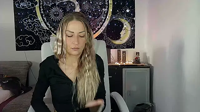 Snapshot of SexxyLiviaa chatting on October 17, 2:30 pm SexxyLiviaa online show from October 17, 2:30 pm