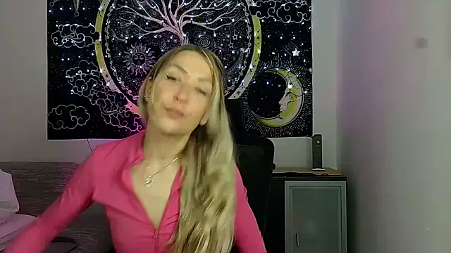 Snapshot of SexxyLiviaa chatting on April 4, 2:21 am SexxyLiviaa online show from April 4, 2:21 am