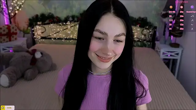 Snapshot of CosmicFaye chatting on December 27, 8:02 am CosmicFaye online show from December 27, 8:02 am