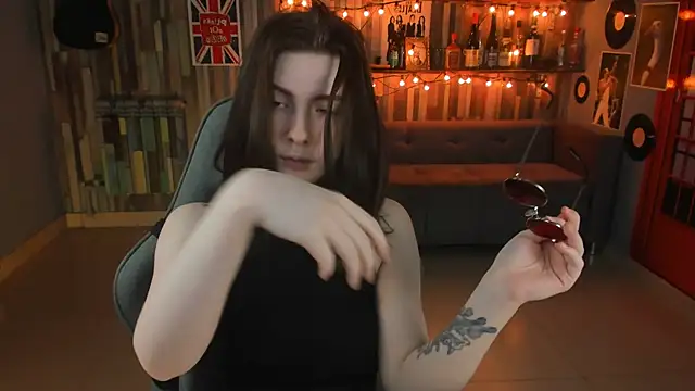 AliceRisinka online show from February 20, 5:01 am