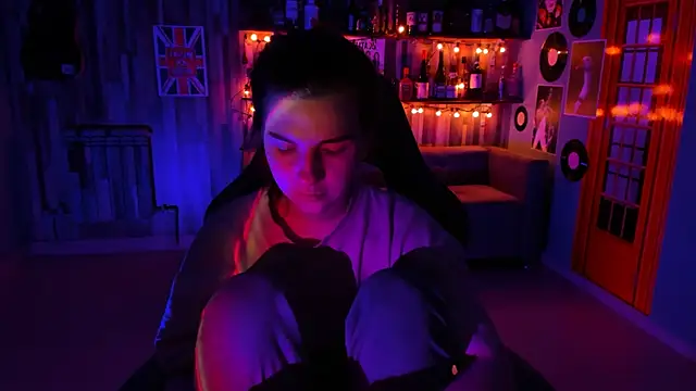 AliceRisinka online show from March 16, 8:10 am