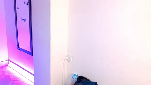 Lilly Peach22 online show from September 11, 5:18 am