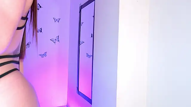 Lilly Peach22 online show from September 20, 4:24 am