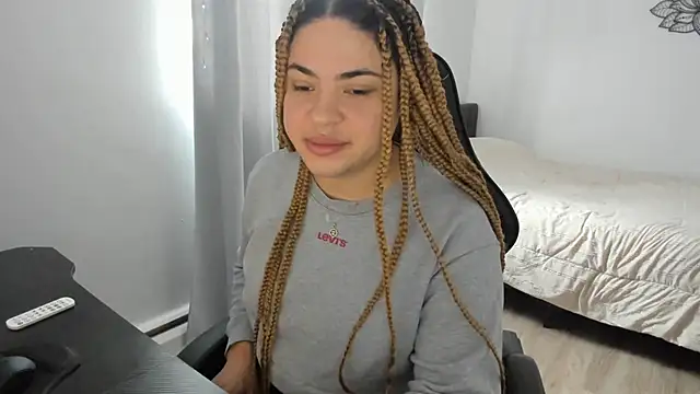 Snapshot of MelSaunders chatting on December 19, 6:12 pm MelSaunders online show from December 19, 6:12 pm