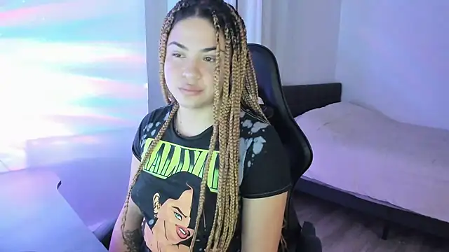 Snapshot of MelSaunders chatting on December 22, 3:11 am MelSaunders online show from December 22, 3:11 am