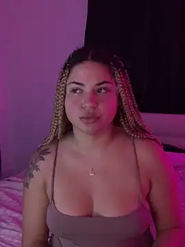 Snapshot of MelSaunders chatting on October 22, 1:06 am MelSaunders online show from October 22, 1:06 am