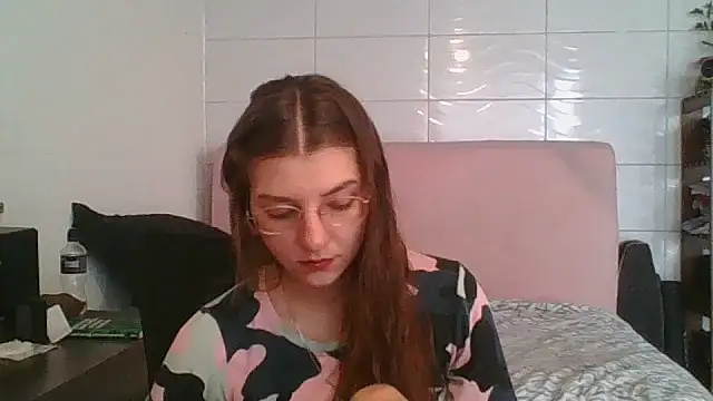 Snapshot of SweetyBabyDemon chatting on October 6, 2:14 pm SweetyBabyDemon online show from October 6, 2:14 pm