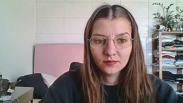 Snapshot of SweetyBabyDemon chatting on October 8, 2:04 pm SweetyBabyDemon online show from October 8, 2:04 pm