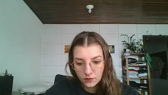 Snapshot of SweetyBabyDemon chatting on October 9, 1:42 pm SweetyBabyDemon online show from October 9, 1:42 pm