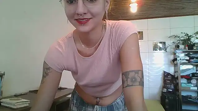 SweetyBabyDemon online show from April 30, 1:17 pm