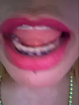 Snapshot of gatadeojosclaros chatting on March 23, 2:37 am gatadeojosclaros online show from March 23, 2:37 am