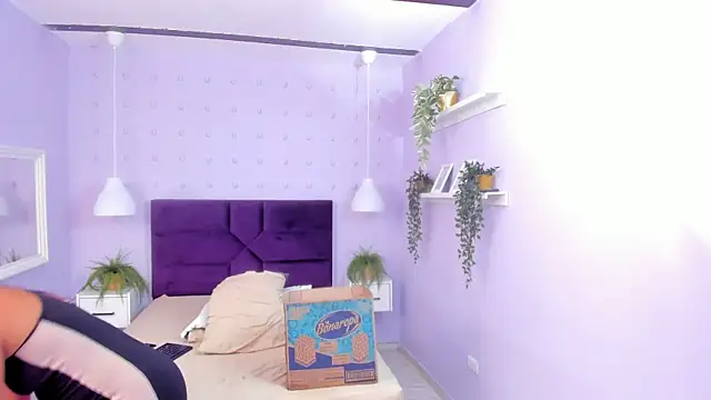 Snapshot of BrianaHazel chatting on March 14, 10:49 pm BrianaHazel online show from March 14, 10:49 pm