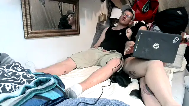 Snapshot of kaylajean6969 chatting on January 22, 12:27 am kaylajean6969 online show from January 22, 12:27 am